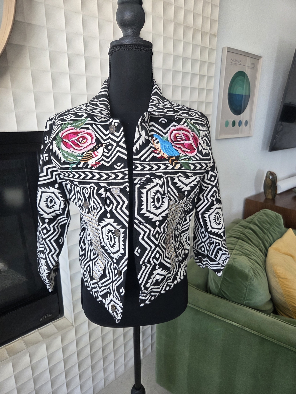 Free People New Romantics Native Whisper Cropped Jacket, Tribal Embroidered - Picture 4 of 11
